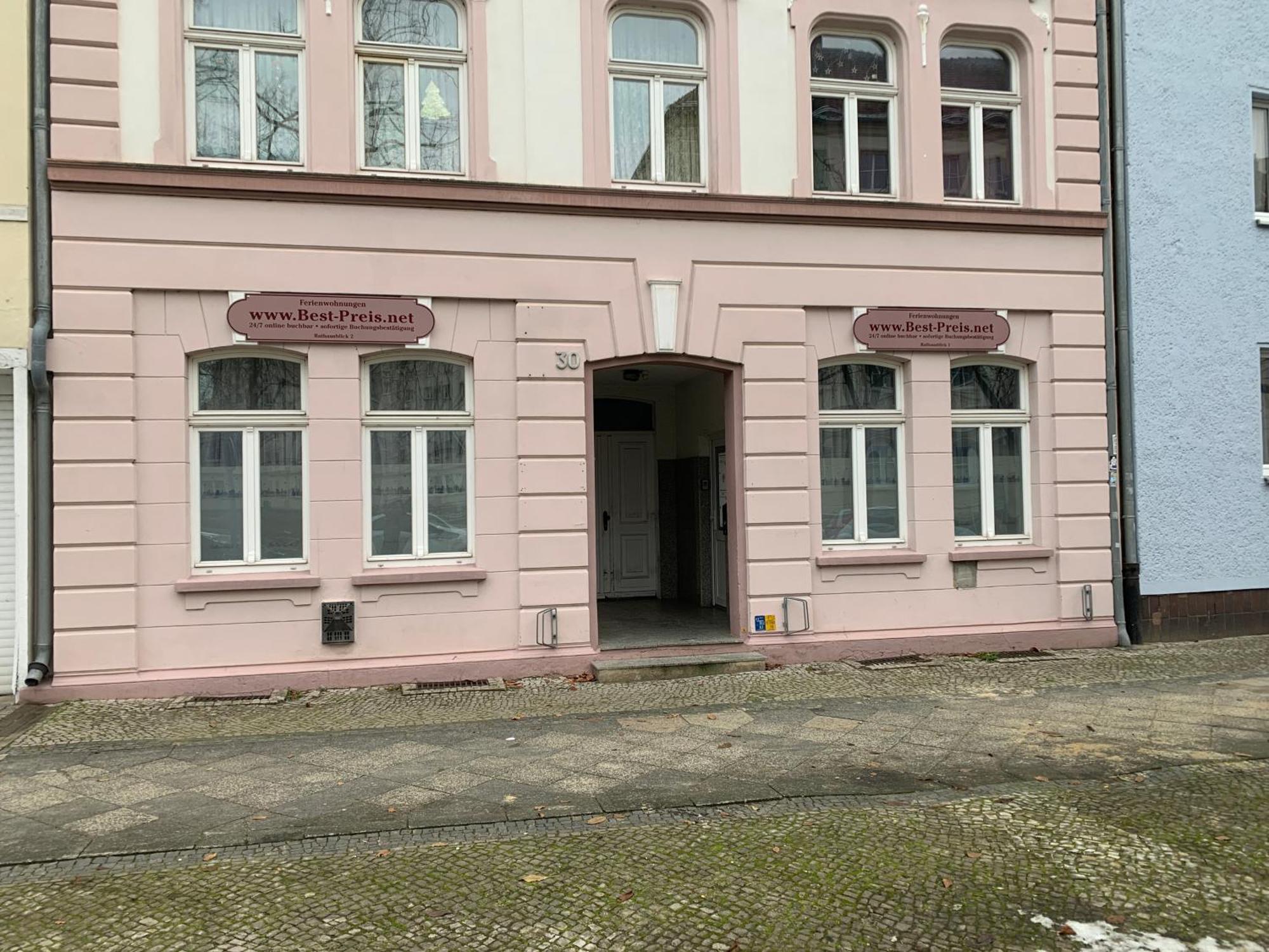 Best-Preis Fewo Rathausblick 2 - Zentrale Lage In Wittenberge - 2 Personen - Einzelzimmer - Vollausstattung - Wlan / Prime & Self-Check-In Ngoại thất bức ảnh